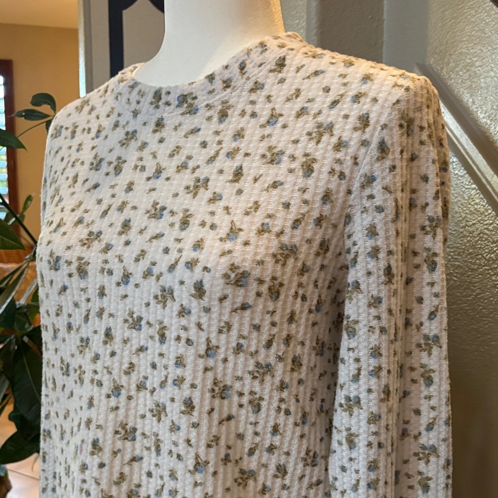 ✨Vintage-Inspired Y2K Floral Feminine Knit Long Sleeve ✨ - Picture 2 of 10